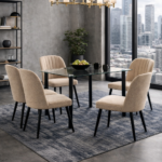 mesa yuri sillas rory color crema en salón